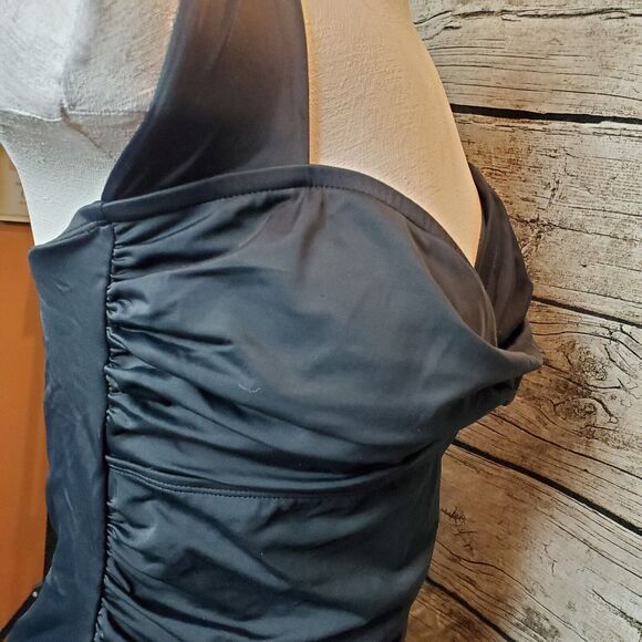 Catalina Black Swimsuit Size Large (12-14) - Picture 4 of 7